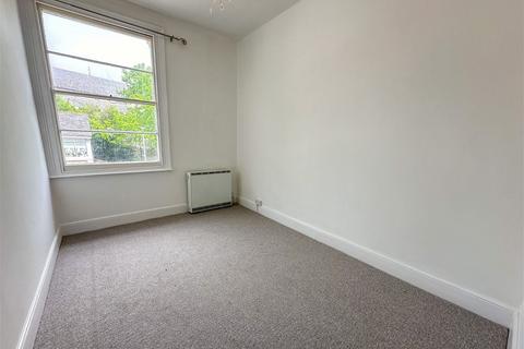 2 bedroom apartment to rent, Ilsham Road, TQ1 2JG