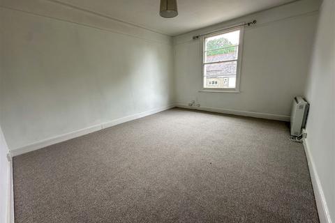 2 bedroom apartment to rent, Ilsham Road, TQ1 2JG