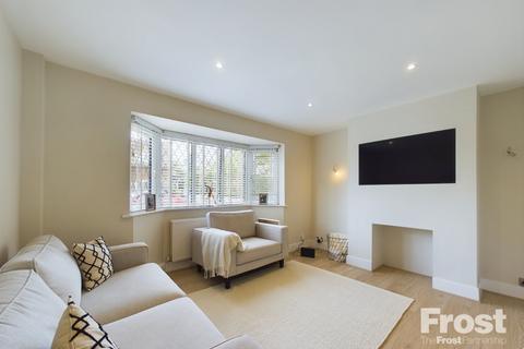 13 Elmsway, Ashford, TW15 2SH