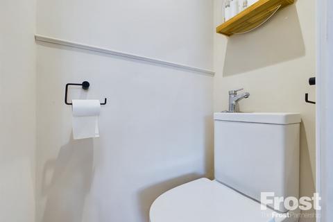 13 Elmsway, Ashford, TW15 2SH