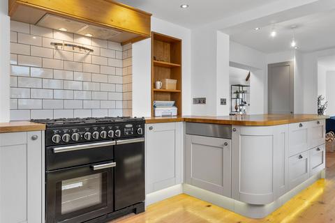 Biskey Rise Helm Road, Bowness On Windermere, Windermere, LA23 3AY
