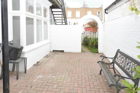 1 bedroom flat for sale, Grove Road, Windsor