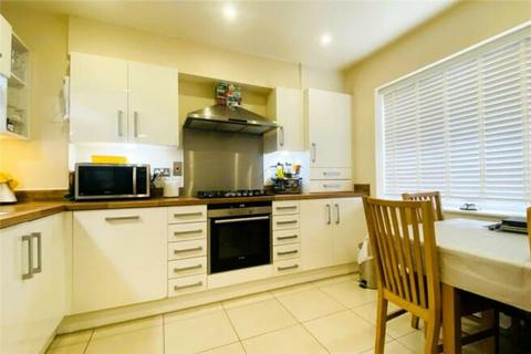 4 bedroom terraced house for sale, Holywell Way, Staines-Upon-Thames, TW19