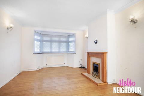 4 bedroom semi-detached house to rent, Spinney Drive, Feltham, TW14