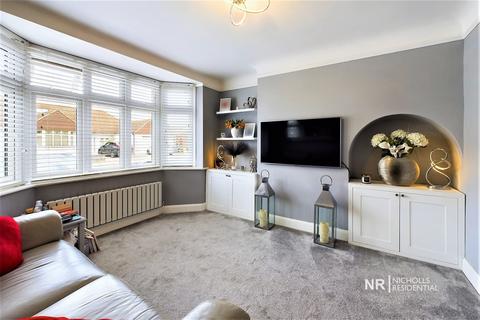 6 Moorfield Road, Chessington, KT9 1AU