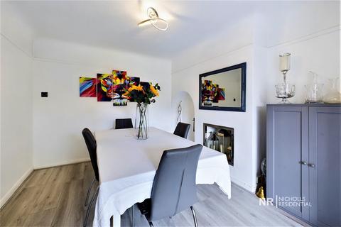 6 Moorfield Road, Chessington, KT9 1AU