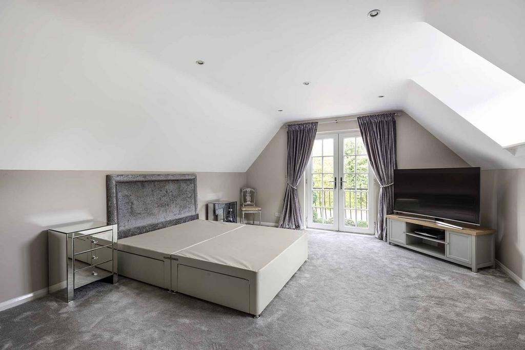 Principal bedroom