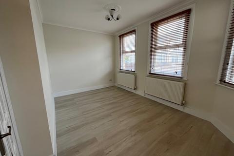 1 bedroom apartment to rent, Oakleigh Road North, London N20
