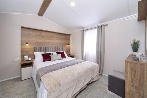 2 bedroom lodge for sale, Portsmouth