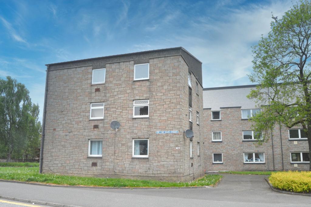 Main Street, Camelon, Falkirk... 2 bed flat - £64,000