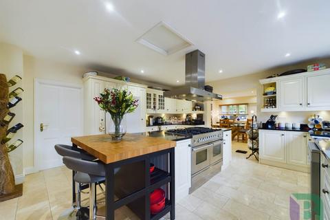 5 bedroom barn conversion for sale, School Lane, Bedford MK43