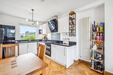 3 bedroom apartment for sale, St. John's Hill, SW11