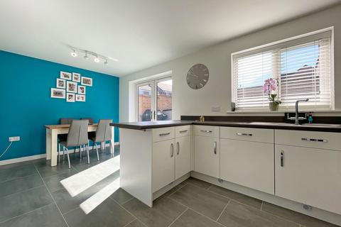 27 Fellows Close, Weldon, Corby, NN17 3LT
