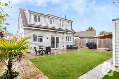 4 bedroom detached house for sale, Dorset Avenue, Great Baddow, Essex, CM2