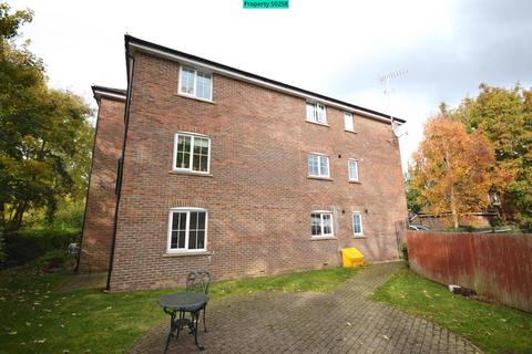 2 bedroom ground floor flat to rent, Lordsmill Court, Waterside, Chesham, HP5 1PR