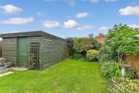 13 Blean View Road, Greenhill, Herne Bay, CT6 7RD