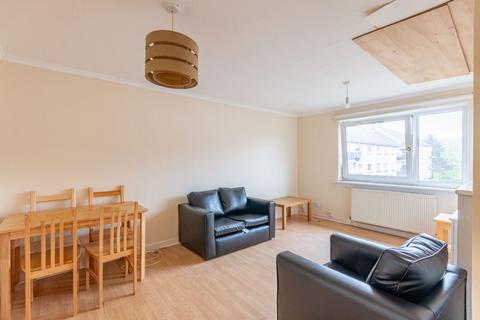2 bedroom flat to rent, 0955L – Alan Breck Gardens, Edinburgh, EH4 7JF