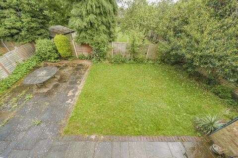 3 Blakes Green, West Wickham, BR4 0RA