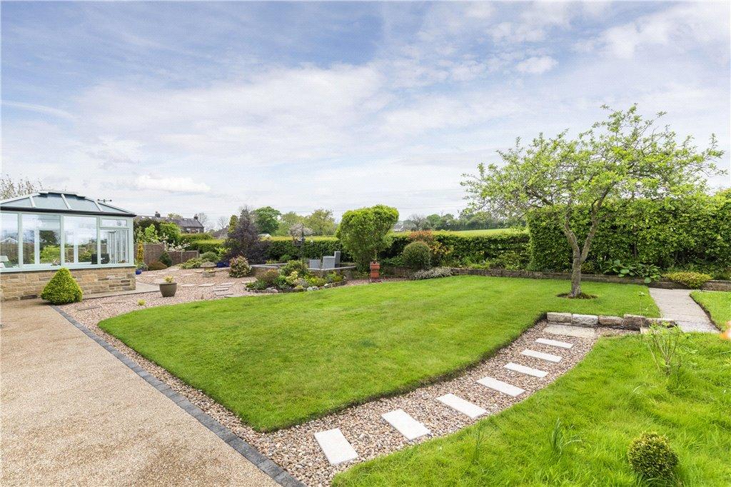 Rear Lawns