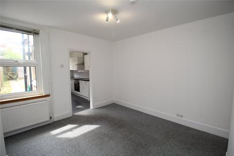 2 bedroom terraced house to rent, Morant Road, CO1