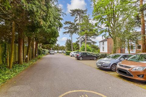 1 bedroom ground floor flat for sale, St. Luke's Avenue, Maidstone, Kent