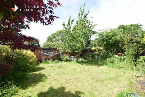 4 bedroom detached bungalow for sale, Leys Drive, Little Clacton