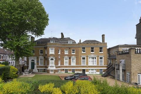 2 bedroom flat for sale, Gilmore Lodge, 113 Clapham Common North Side, London