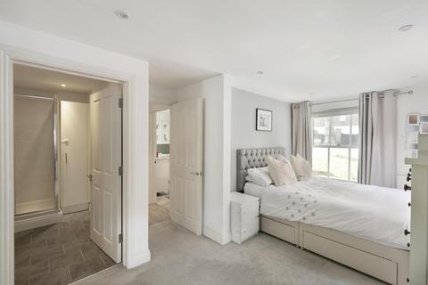 2 bedroom flat for sale, Gilmore Lodge, 113 Clapham Common North Side, London