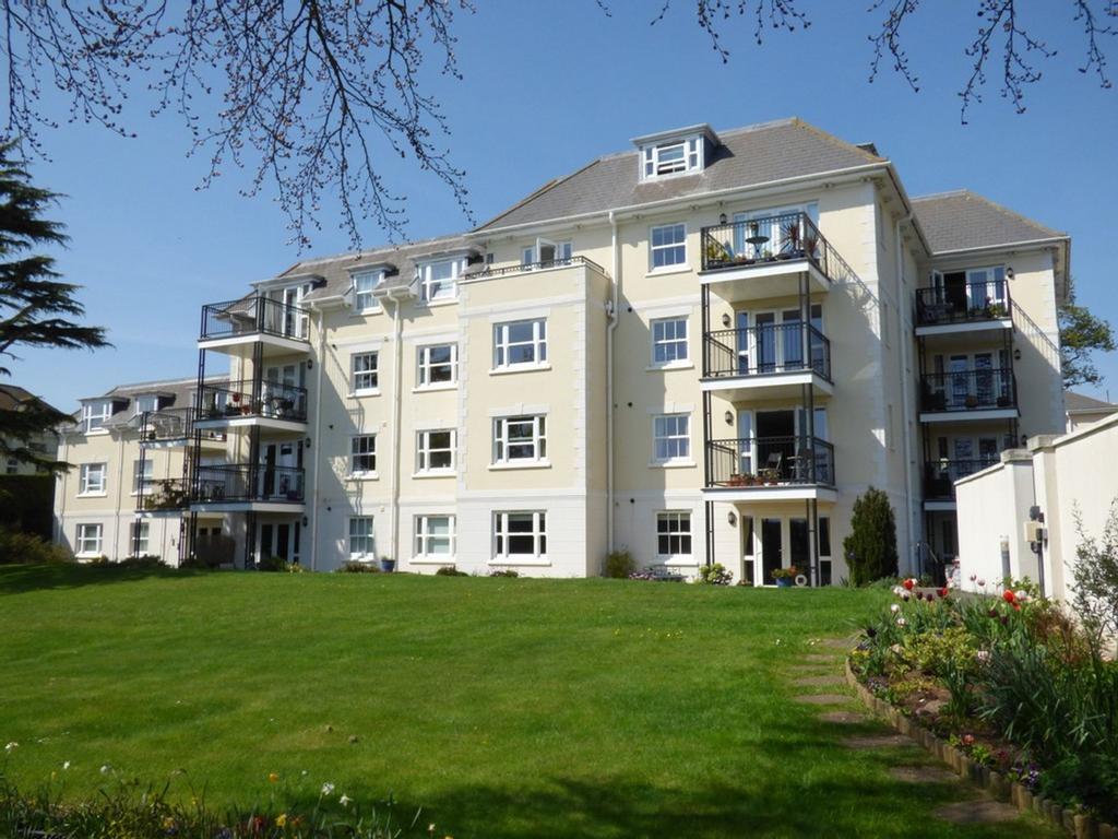 Exterior 3
