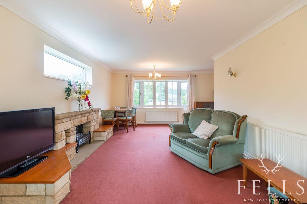 Ashley Heath, Ringwood BH24 3 bed detached bungalow for sale £600,000
