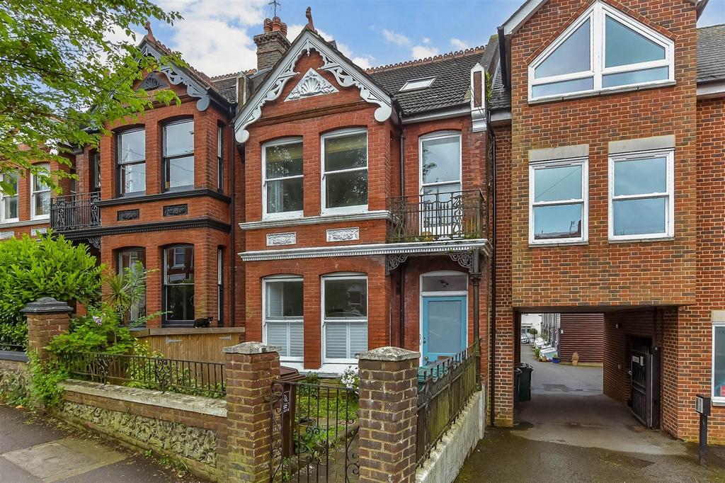 Preston Drove, Brighton, Brighton & Hove 2 bed ground floor flat for
