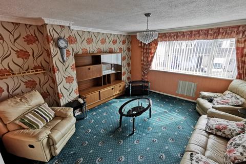 2 bedroom flat for sale, Tytalwyn Avenue, Kenfig Hill CF33