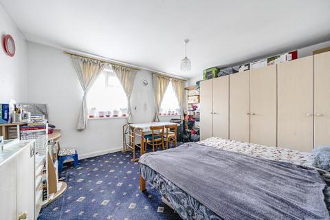 2 bedroom flat for sale, Hampstead Garden Suburb,  London,  NW11