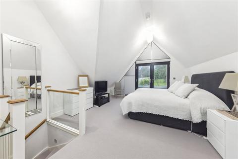 4 bedroom semi-detached house for sale, Chestnut Avenue, Guildford, Surrey, GU2