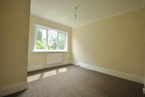 3 bedroom flat to rent, Chinbrook Road Grove Park SE12