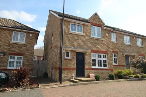 3 bedroom semi-detached house to rent, Lowry Grove, Bristol BS16