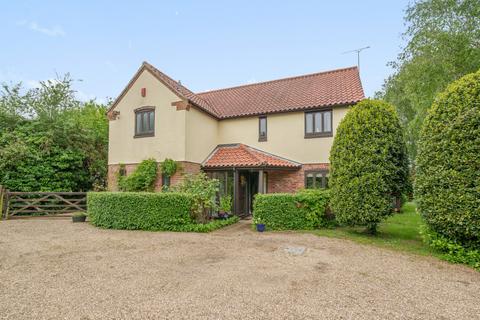 4 bedroom detached house for sale, High Road, Great Finborough, Stowmarket, Mid Suffolk, IP14