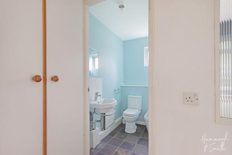 43 Rayfield, Epping, CM16 5AD