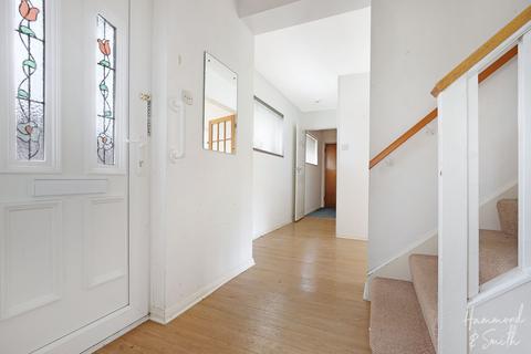 43 Rayfield, Epping, CM16 5AD