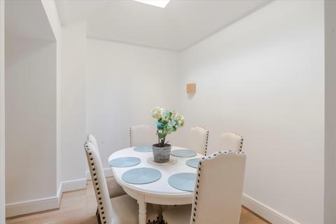 2 bedroom flat to rent, Montagu Square, London, W1H