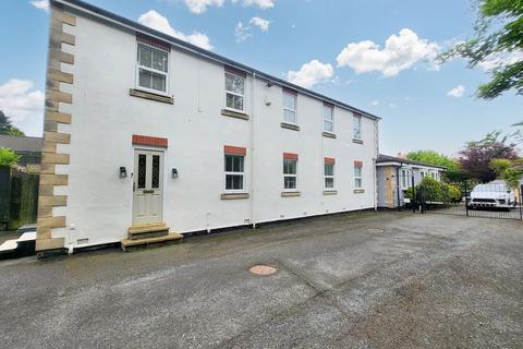 3 bedroom flat for sale, Field Farm Court, Hedworth Lane, Jarrow, Tyne and Wear, NE32 4EJ