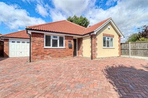 3 bedroom bungalow for sale, Great Holland CO13