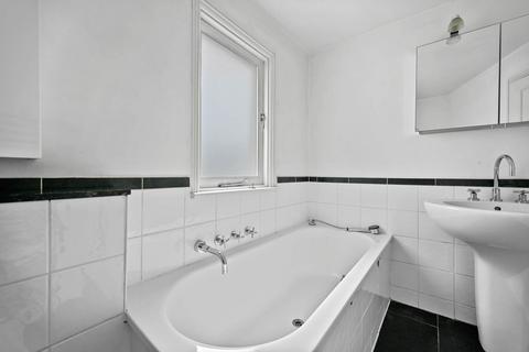 4 bedroom end of terrace house for sale, Broomwood Road, London