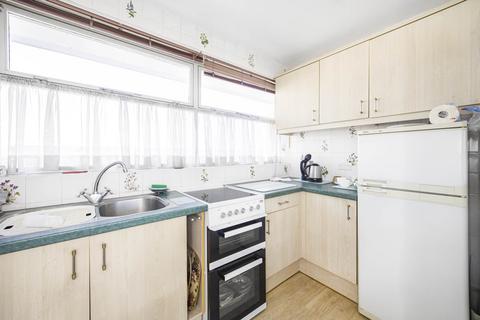 2 bedroom flat for sale, Chippendale House, London, SW1V