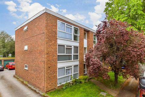 2 bedroom flat for sale, Hinton Road, Wallington, Surrey