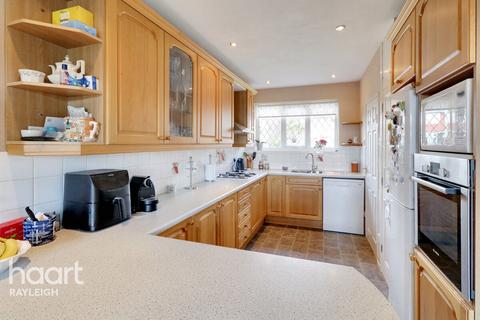 4 bedroom detached house for sale, Lower Lambricks, Rayleigh