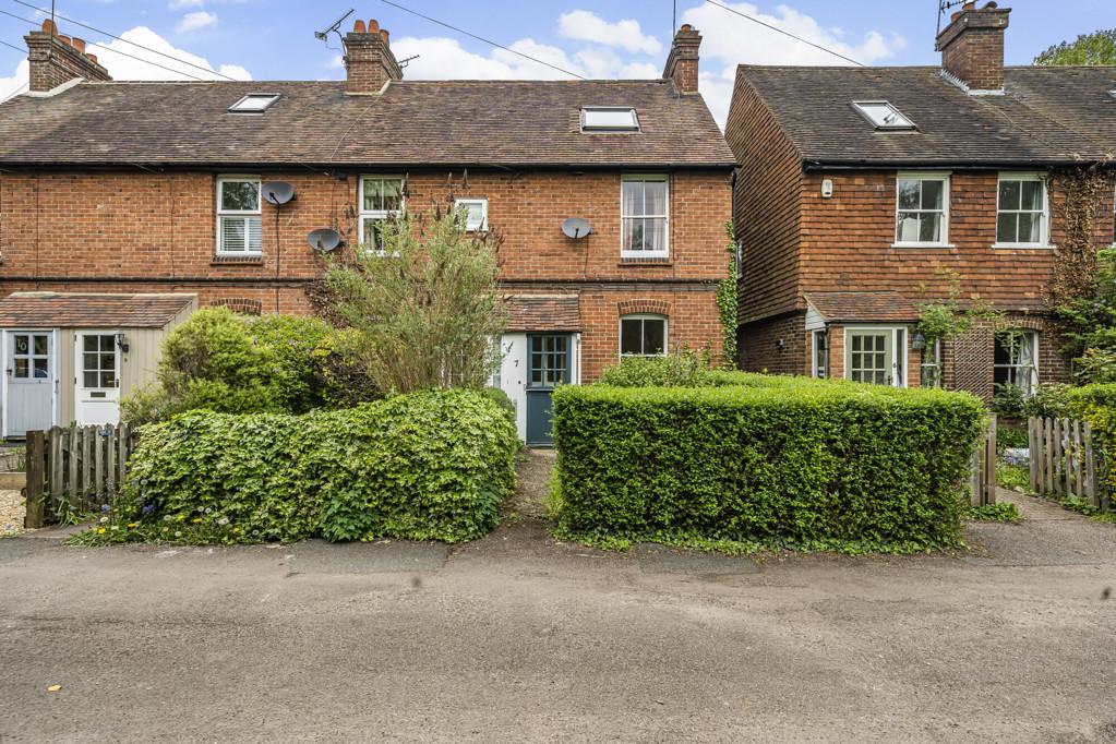 Pounsley Road, Dunton Green, Sevenoaks 2 bed end of terrace house for