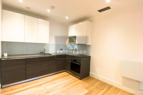 1 bedroom flat for sale, Trinity Square, Hounslow TW3