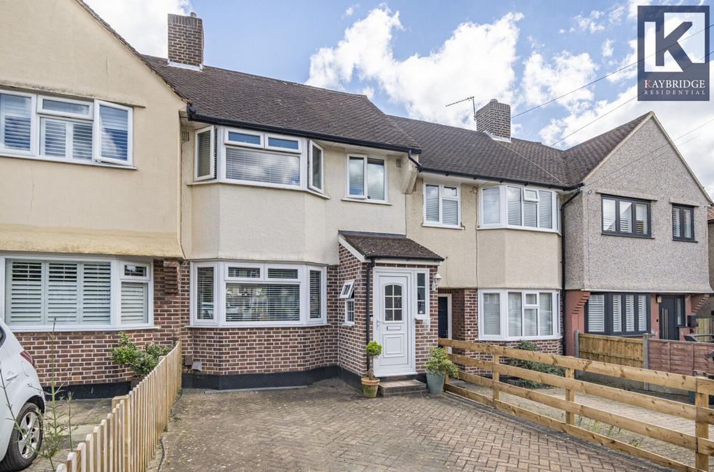 Pembury Avenue, Worcester Park, KT4 3 bed terraced house for sale £