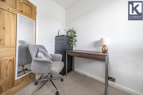 60 Pembury Avenue, Worcester Park, KT4 8BT